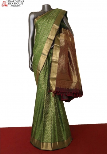 Exquisite Grand Wedding Zari Brocade Kanjeevaram Silk